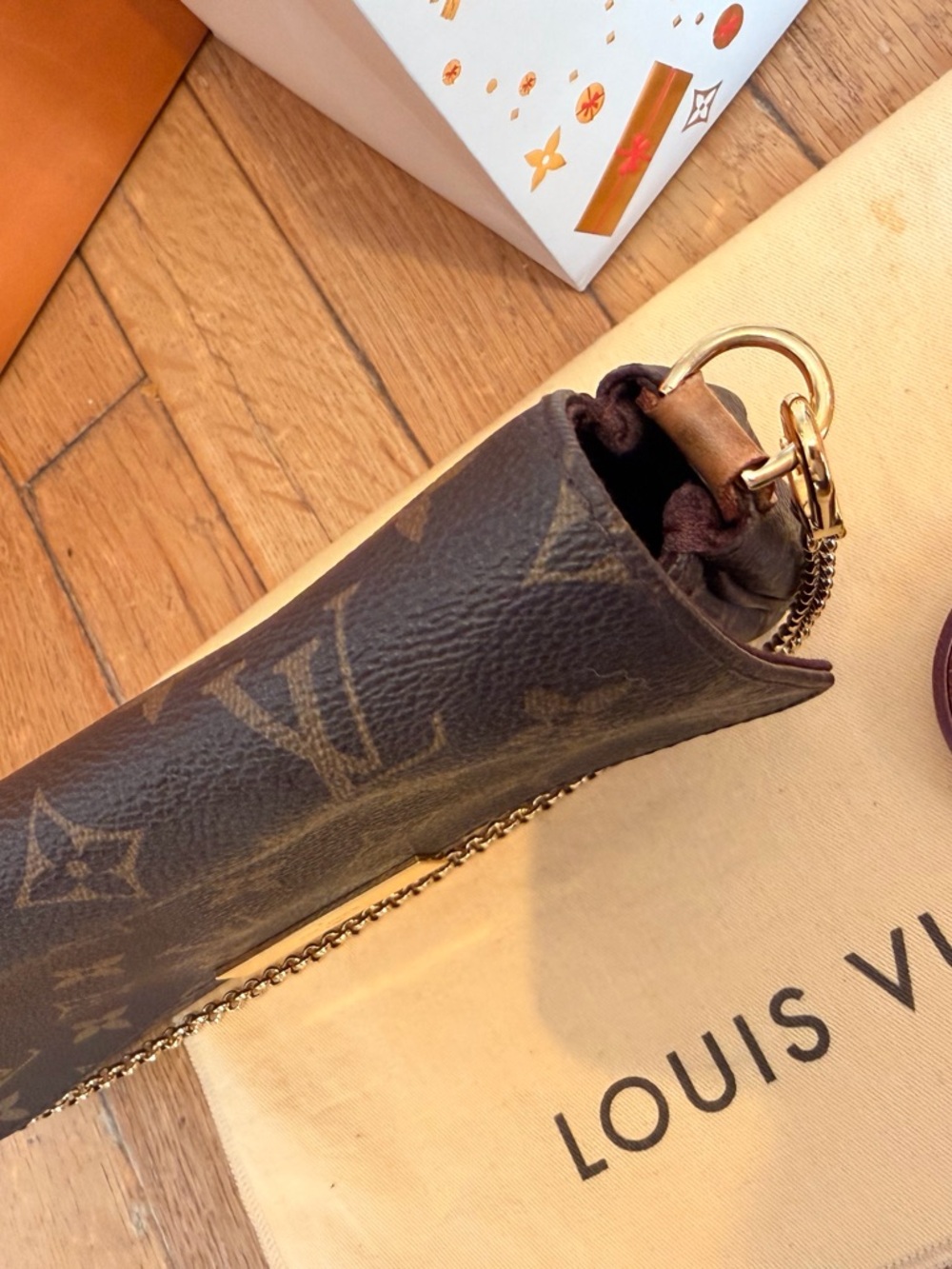 AUTHENTIC Louis Vuitton Favorite Monogram Canvas Crossbody - Picture 6 of 16